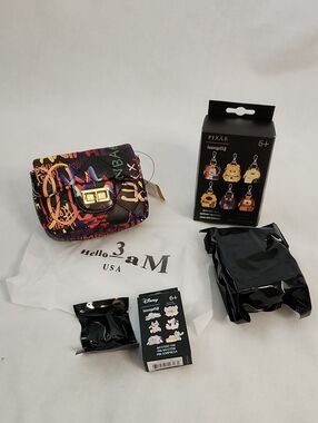 Loungefly "Dogs&Cats" Mystery Box Bag, Blindbox Pin w/ Hello3am Graffitti Bag
